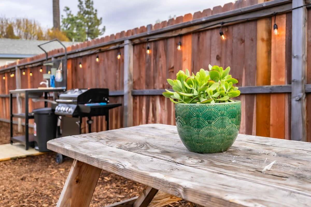 Glamping In The Urban Hotel Glendora Exterior foto
